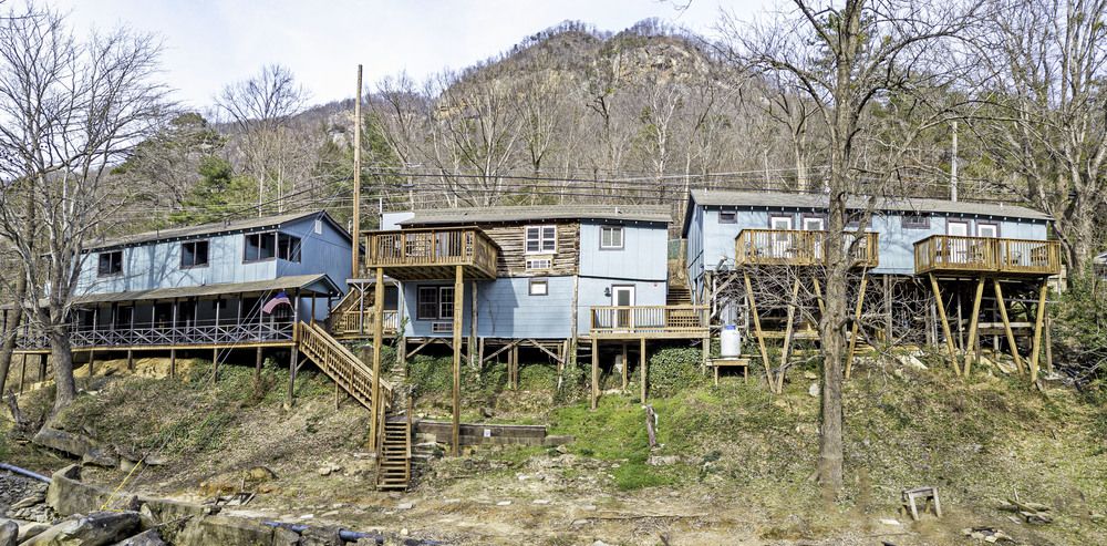 Riverside Lodge at Chimney Rock: 289 Main St, Chimney Rock, NC 28720